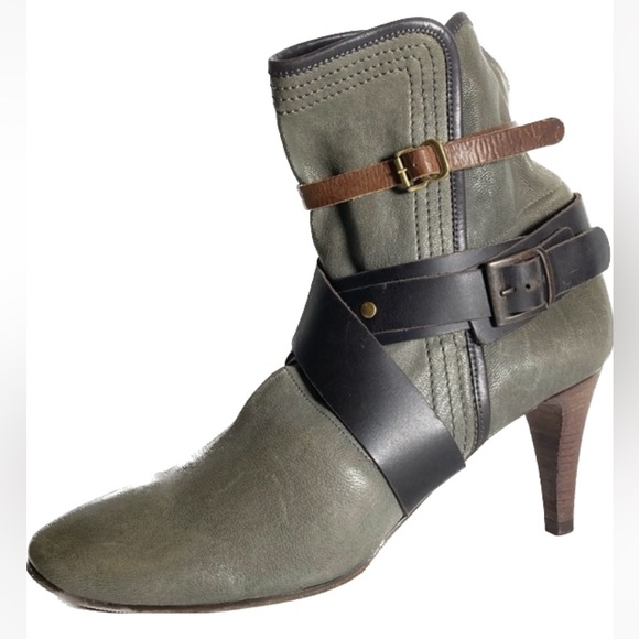 Chloe Leather Strap Ankle Boots Made in Italy - Grey